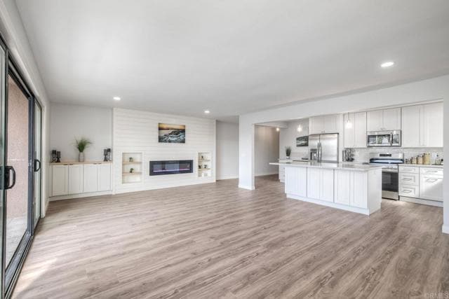 Building Photo - 4705 Marina Dr