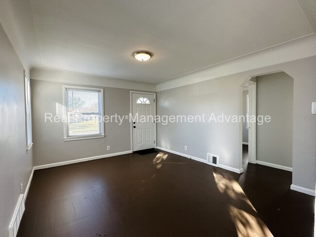 Building Photo - 21012 Beechwood Ave
