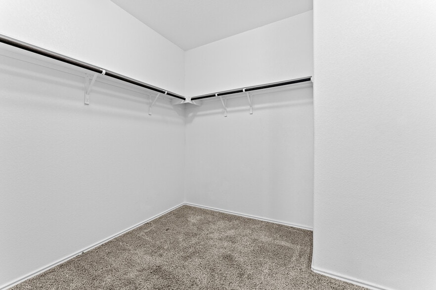 Building Photo - 129 Escondido Cir