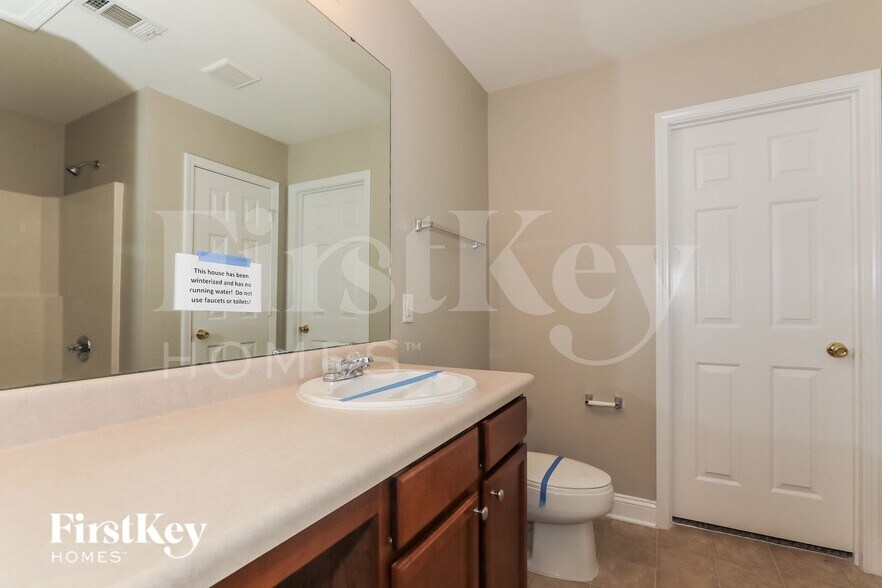 Building Photo - 12635 Cumberland Cove Dr