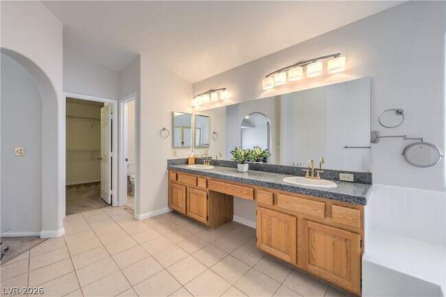 Building Photo - 271 Sunshine Springs Ct