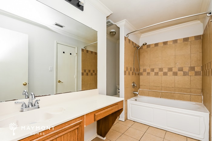 Building Photo - 716 Stonedale Dr