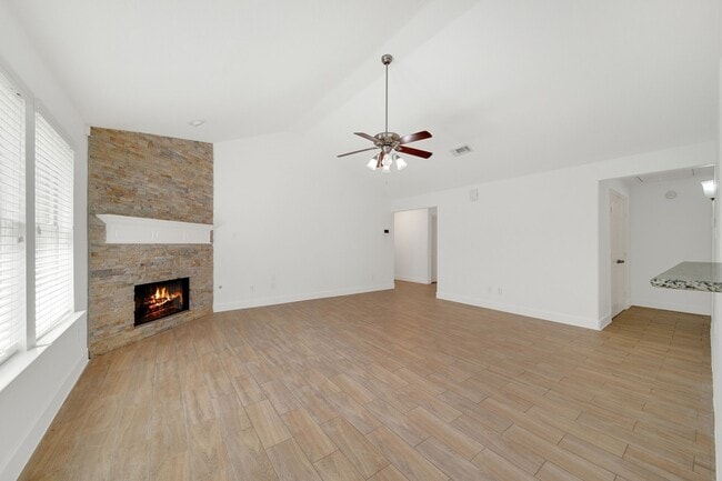 Building Photo - 135 Fairwind Trail Dr