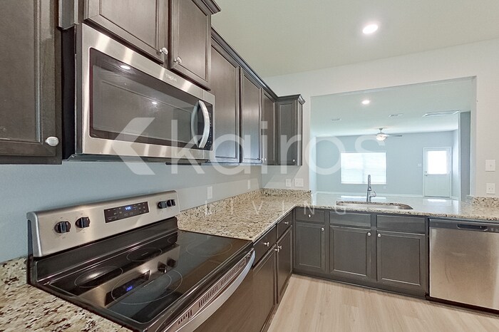 Building Photo - 10722 Hillside Creek Dr