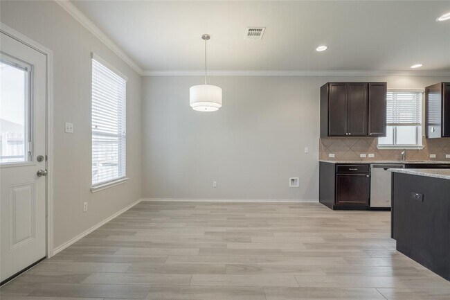 Building Photo - 767 Hoot Owl Ln S