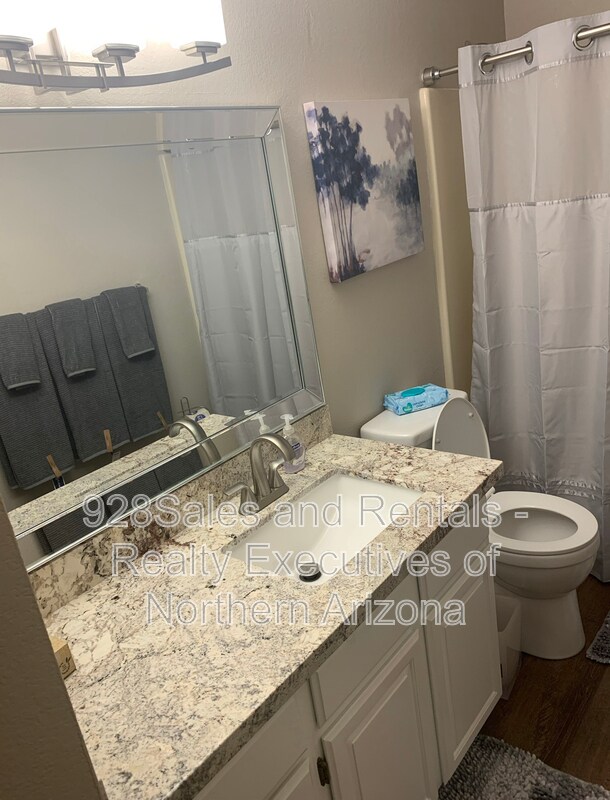 Building Photo - 5825 E Bear Paw Dr
