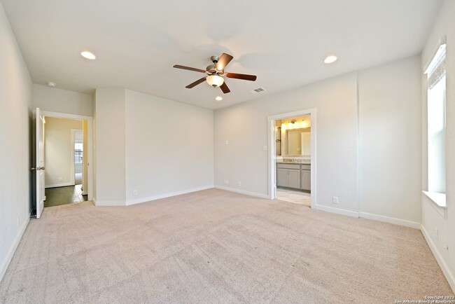 Building Photo - 215 E Courtland Pl