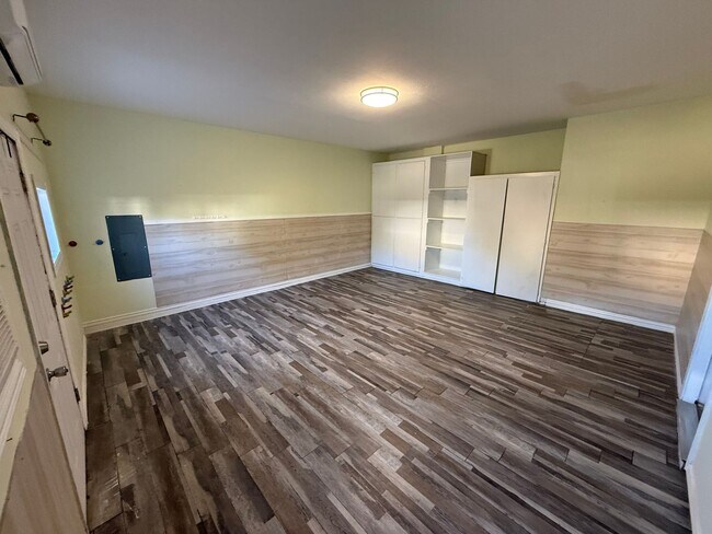 Building Photo - Spacious 4-Bedroom Home + Bonus Room with AC in Prime Lewisville Location