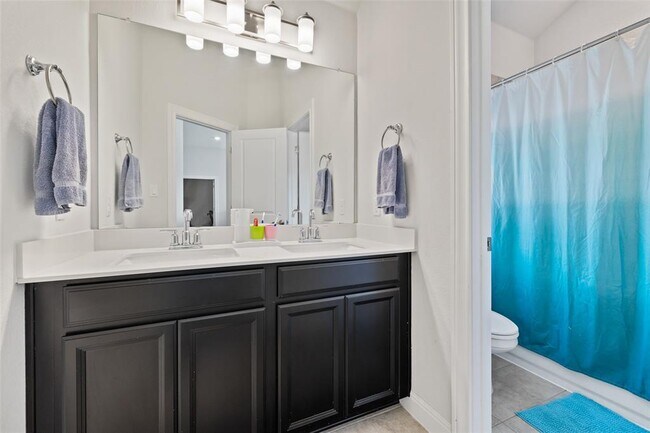 Building Photo - 134 Longmire Cv