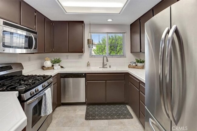 Building Photo - 38 Abrigo