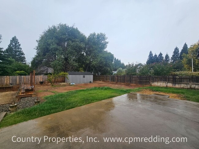 Building Photo - Spacious Home in Saratoga Estates with Lan...