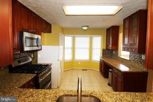 Building Photo - 3312 Hibiscus Ct