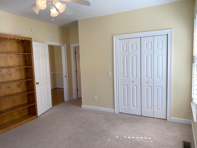 Building Photo - 606 Trillium Ct