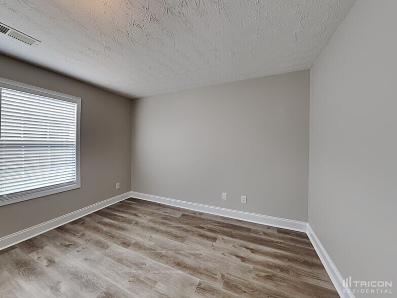 Building Photo - 175 Saddle Ln
