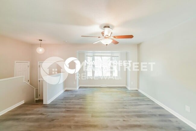 Building Photo - 3 Bedroom Pet-Friendly Home in BLUE SPRING...