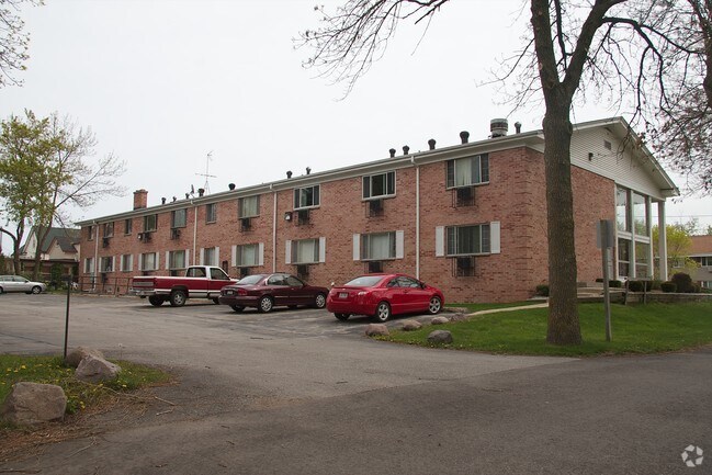 Building Photo - Heritage House Apartments