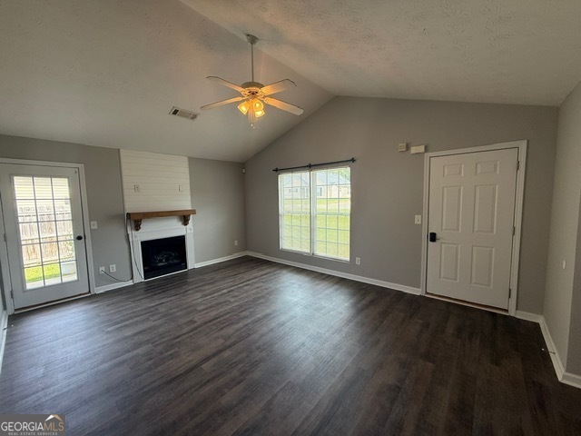Building Photo - 221 Cody Dr
