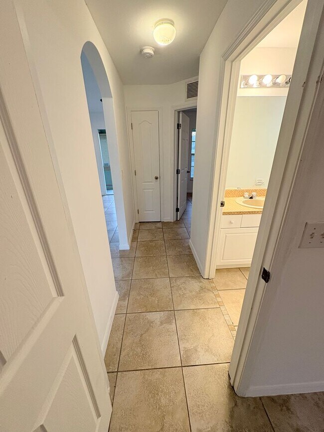 Building Photo - SPECIAL $500 off 1st Months' Rent-Charming Single-Family Home for Rent in Lehigh Acres