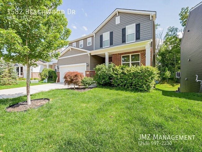 Building Photo - 1582 Beachwood Dr