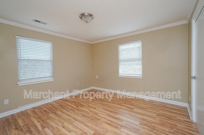 Building Photo - 717 Bennett St