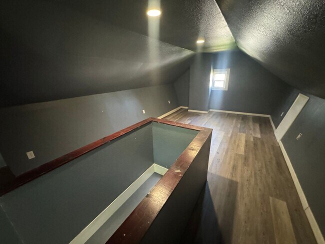 Building Photo - House in Peoria 3 BR / 2 BA Available Now