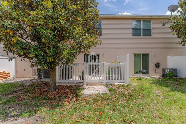 Building Photo - 5095 Dominica Dr