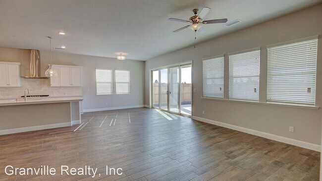 Building Photo - 4 br, 3 bath House - 1780 N. Hornet