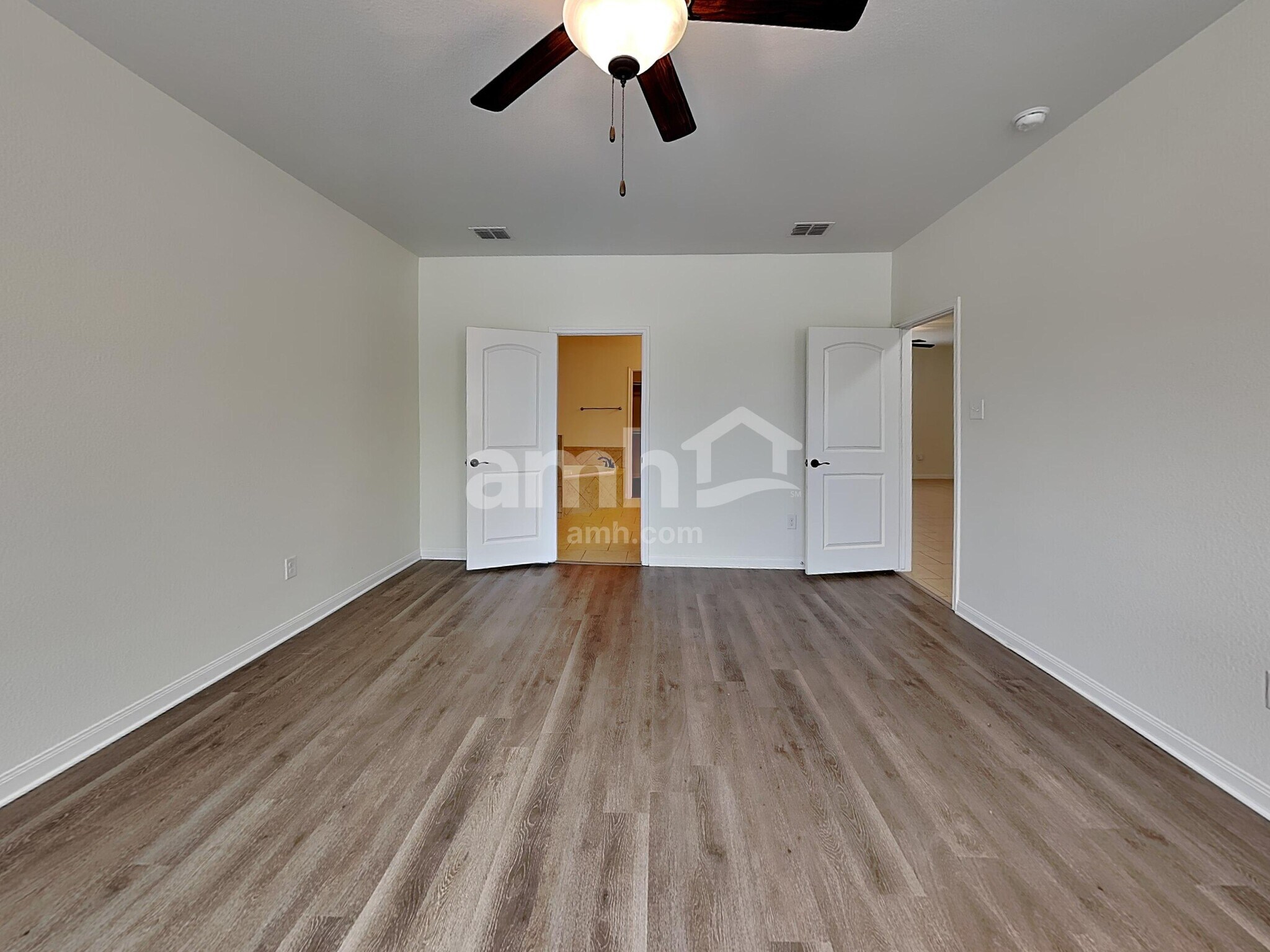 Building Photo - 12712 Shoreline Dr