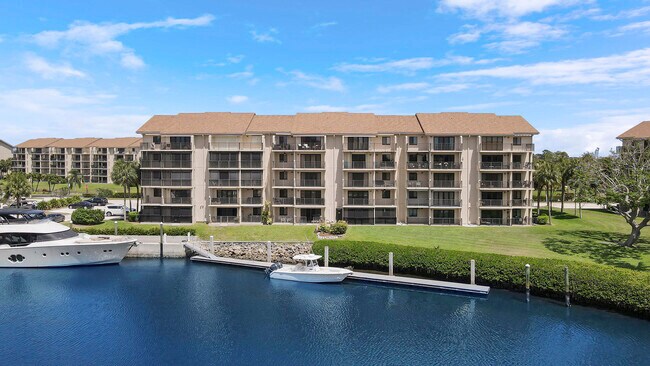 Building Photo - 1301 Seafarer Cir