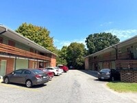 Building Photo - 260 Church St N