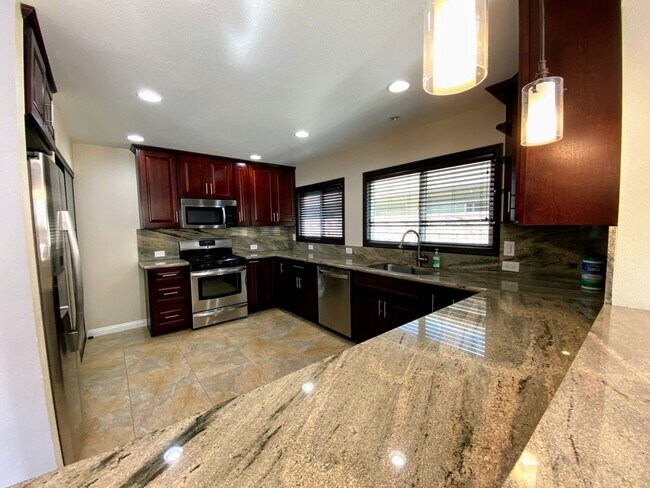 Building Photo - 341YOS