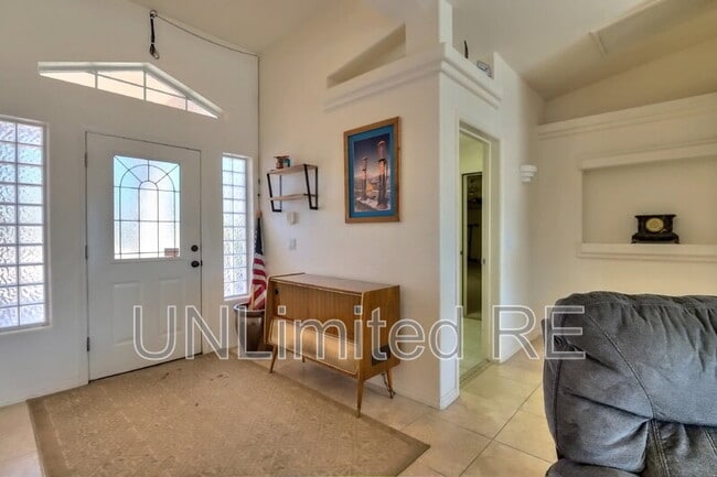Building Photo - 304 Acoma Blvd S