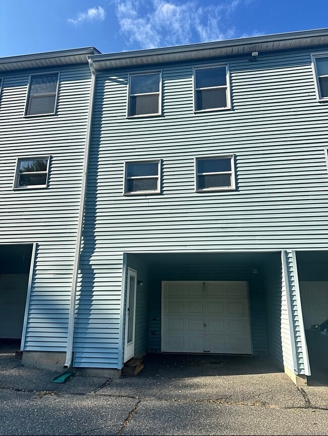 Building Photo - 333 Hillside Ave