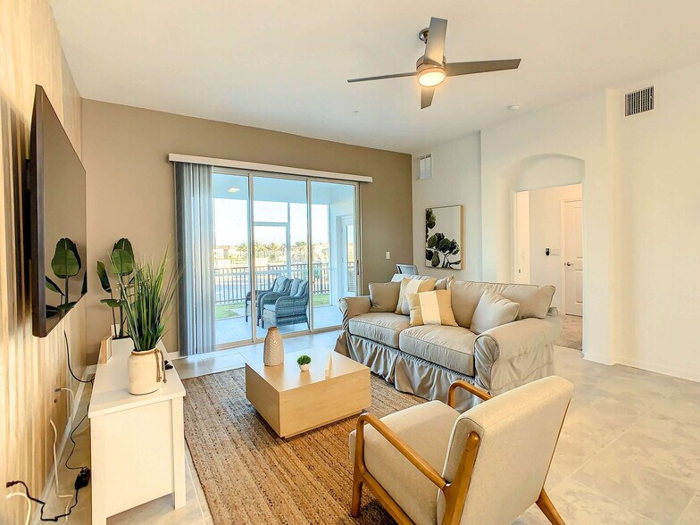 Building Photo - 1083 Splash Shot Pl