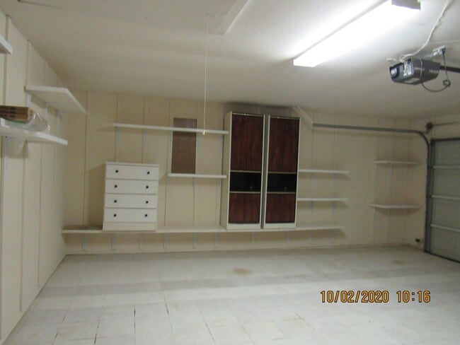 Building Photo - Great Eastside Home!