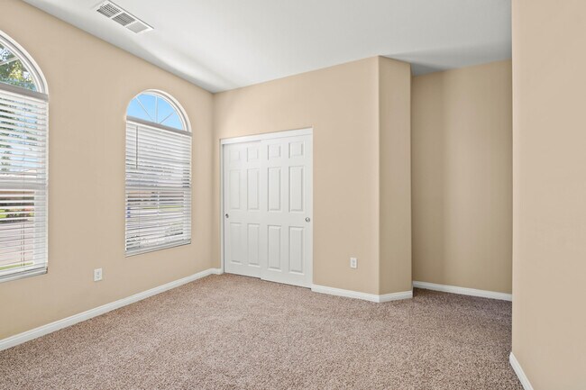 Building Photo - 82013 Cochran Dr