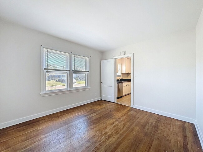 Building Photo - 3800 Dartmouth Ave N