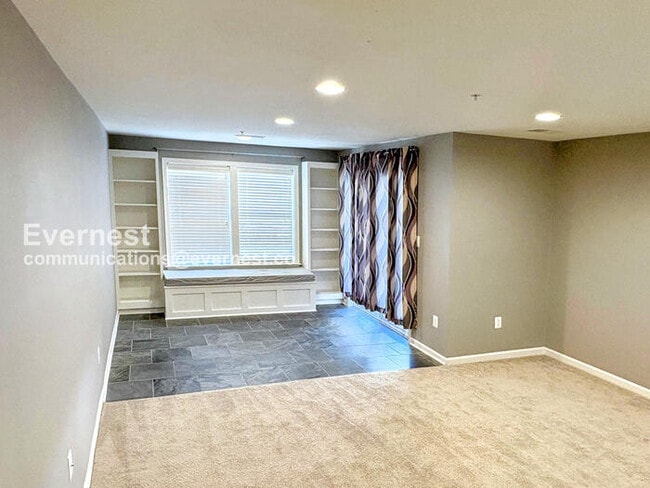 Building Photo - 8134 Villaggio Dr