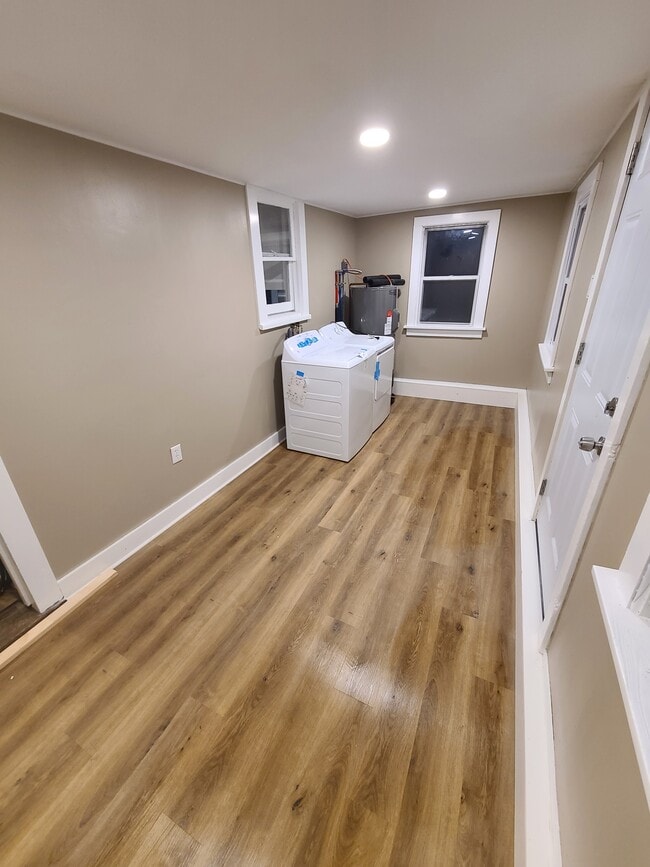 Building Photo - 130 Woodlawn Ave