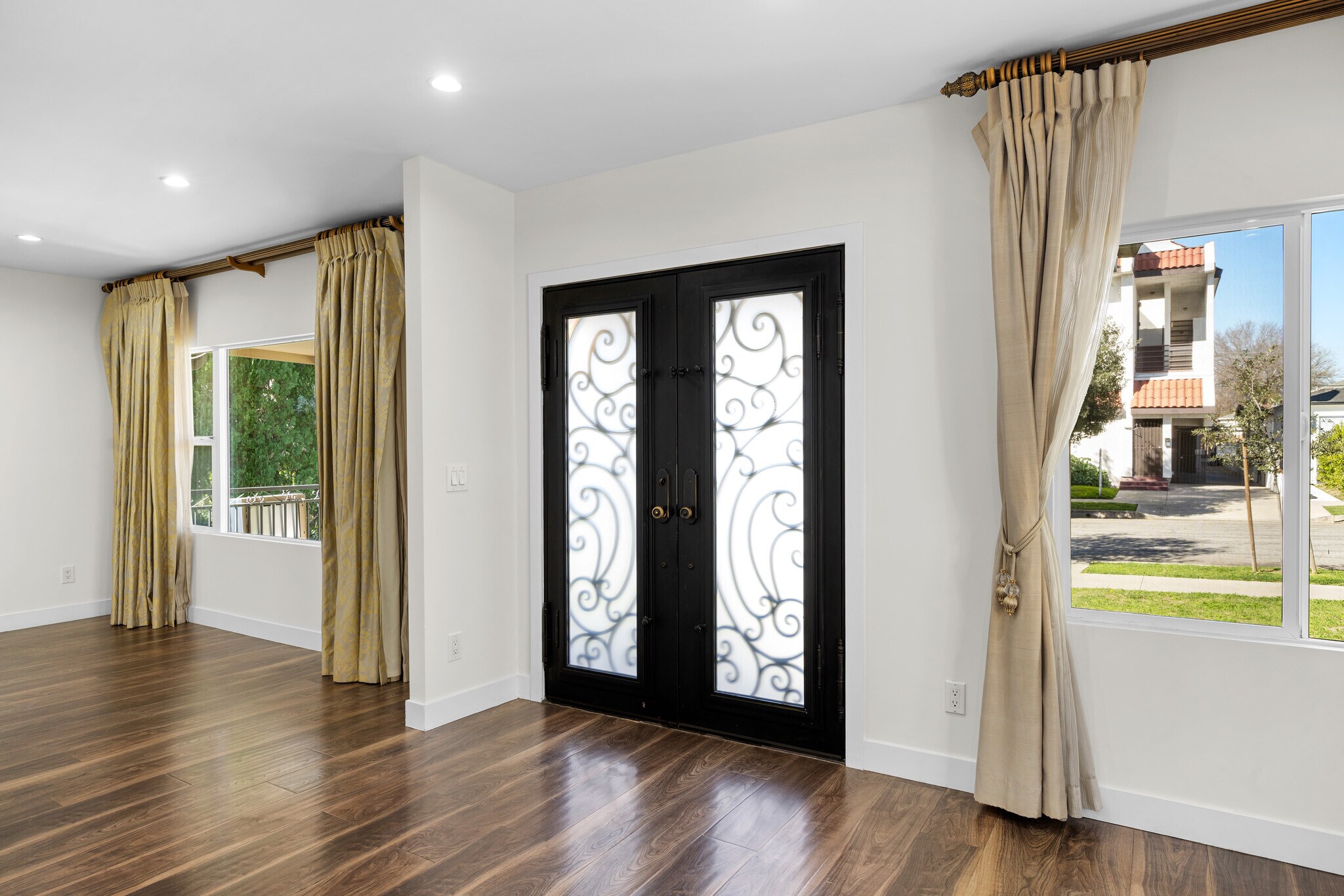 Building Photo - 1016 Linden Ave