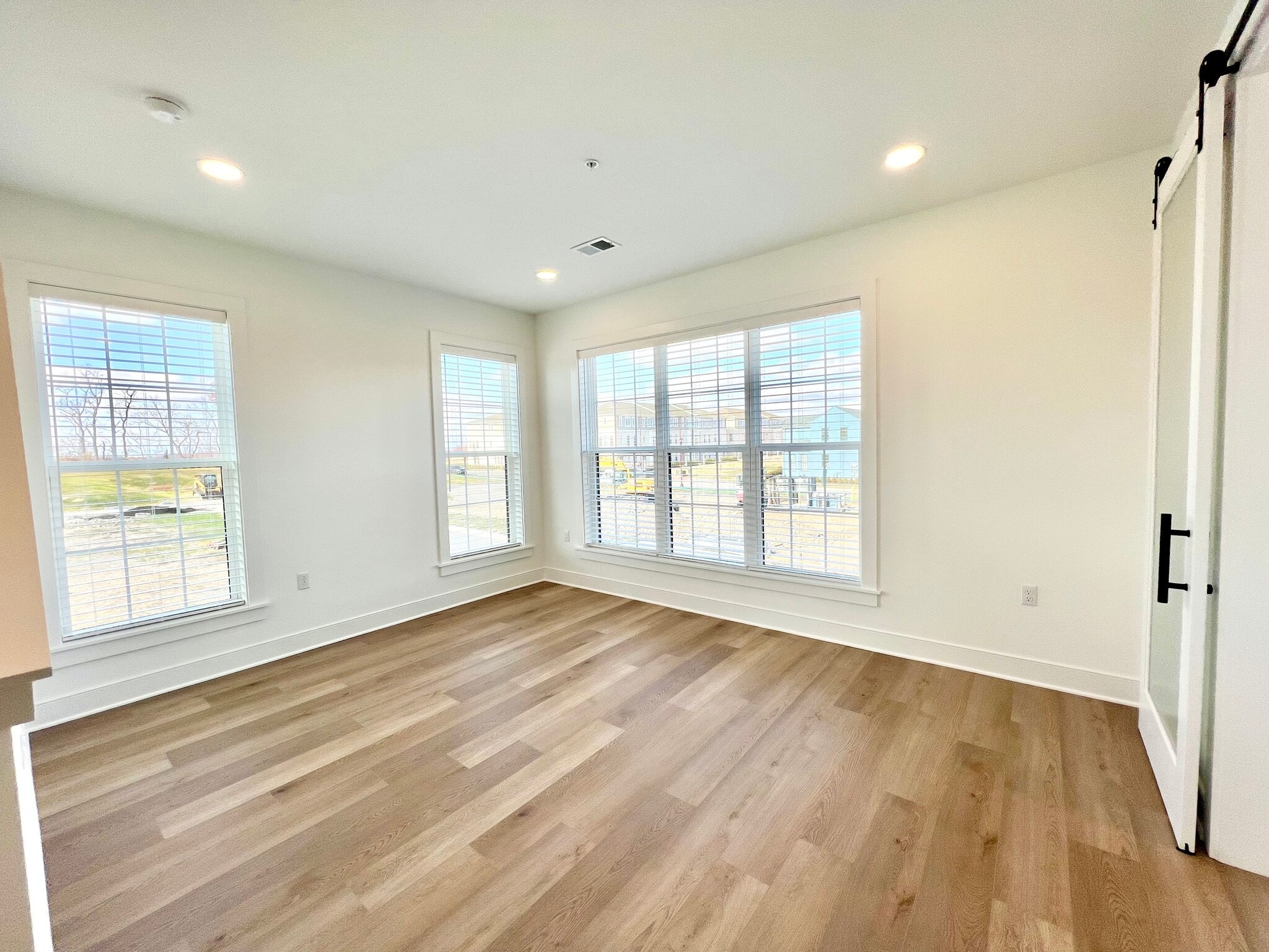 Building Photo - 401 Cranford Way