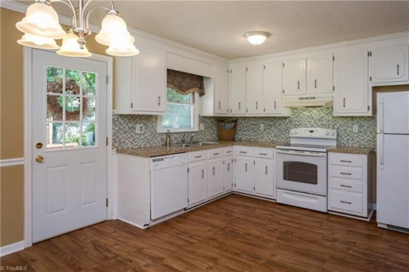 Building Photo - 204 Brambleton Ct