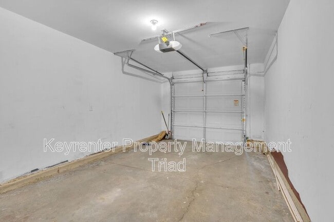 Building Photo - 3111 Alder Way