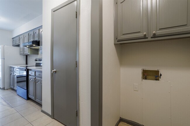 Building Photo - 746 Prairie Creek Dr