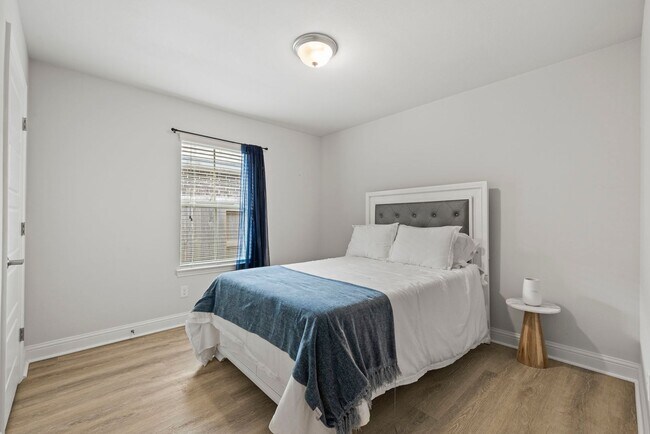 Building Photo - Beautiful just remodeled from top to bottom house in La Marque TX!