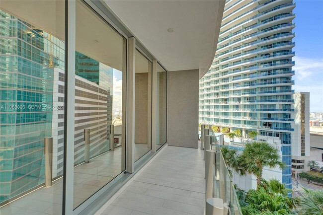 Building Photo - 300 Biscayne Blvd Way