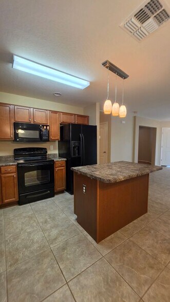 Building Photo - 40458 W Hayden Dr