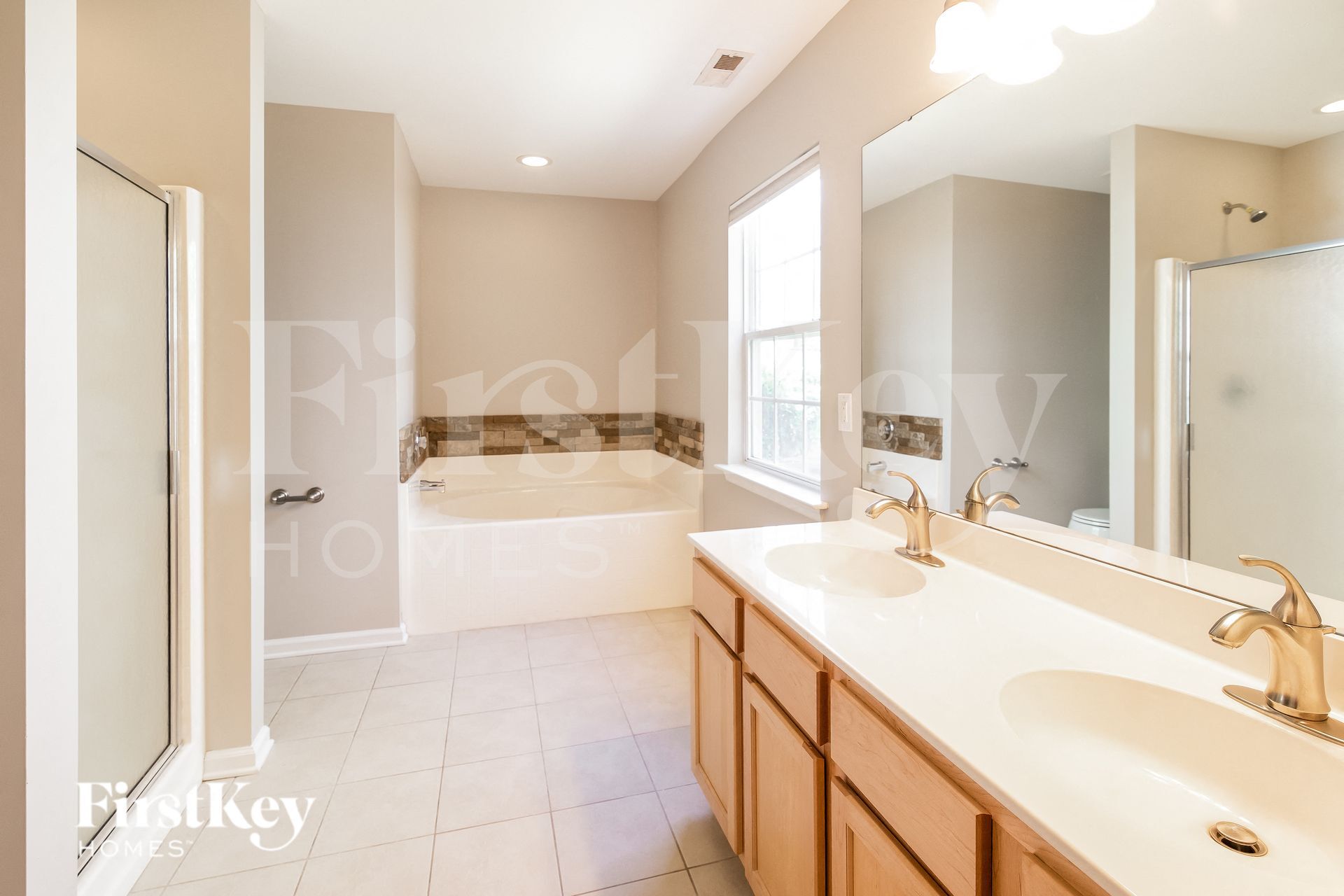 Building Photo - 3388 Middlesboro Ave