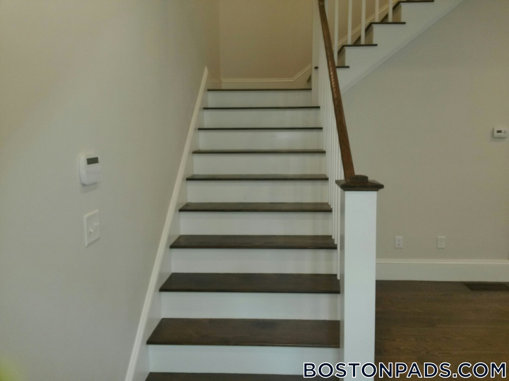 Building Photo - 2044 Beacon St