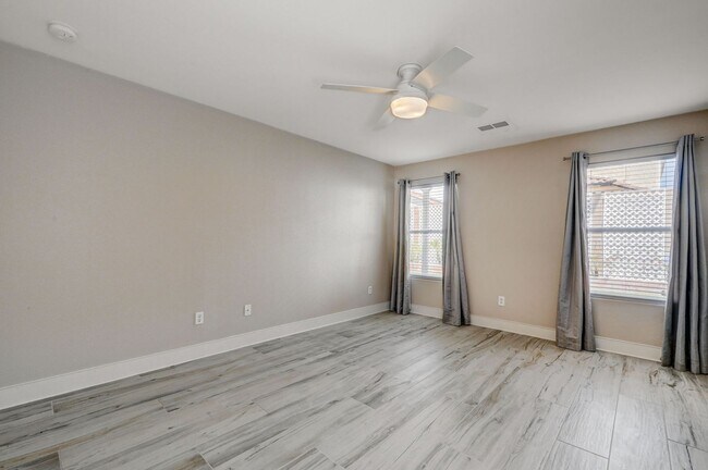 Building Photo - Stunning Southern Highlands Two Story